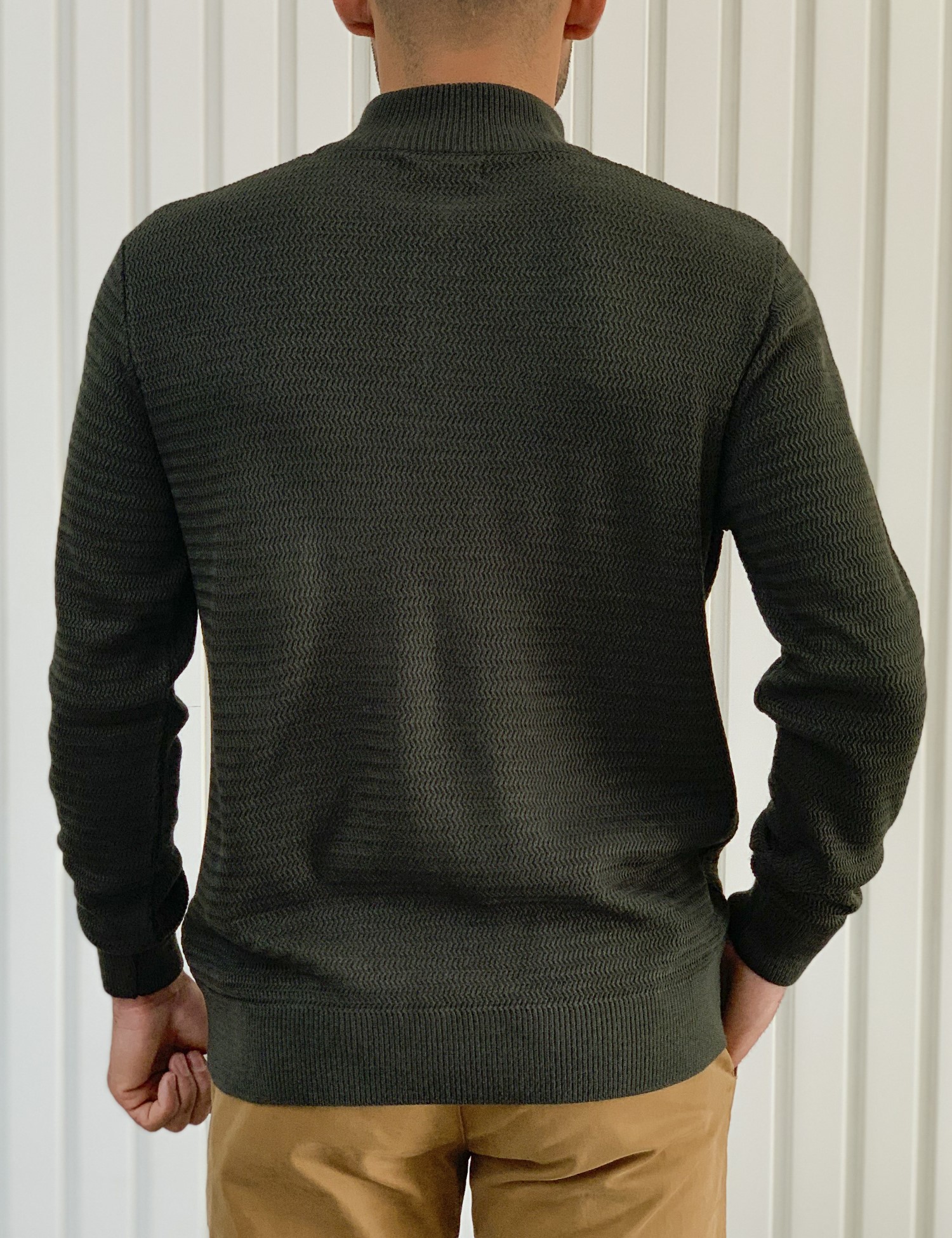 Darious Ανδρικό χακί πουλόβερ μονόχρωμο με γιακά 23141Q φωτογραφία